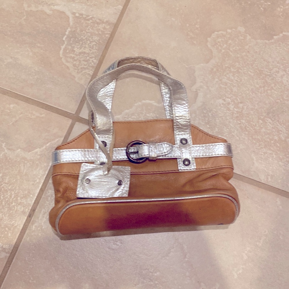 Vera Pelle Entra Italian Leather handbag